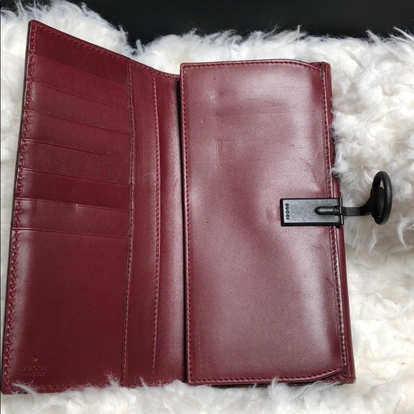 Deep red Gucci handbag w/ matching wallet - Picture 5 of 7